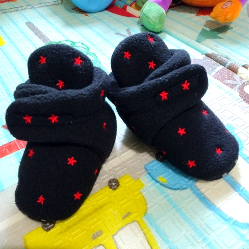 Crib shoes 6-12 months
